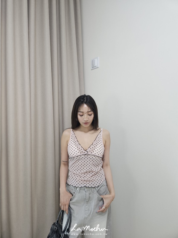 點點滾邊V領背心